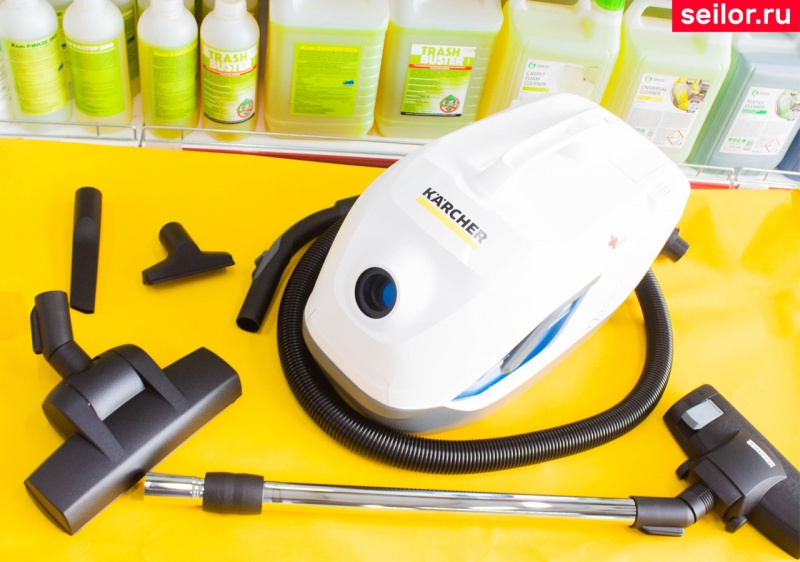 Пылесос для сухой уборки с аквафильтром: Karcher DS6 Premium Mediclean
