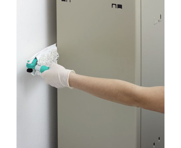 00008882_9